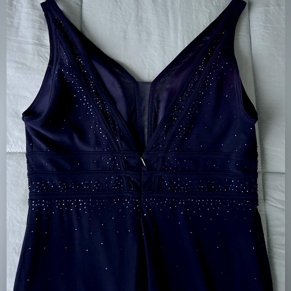 CACHET Women’s Navy Gown Formal/Prom/Bridesmade Padded Dress Size 8 - Picture 6 of 8
